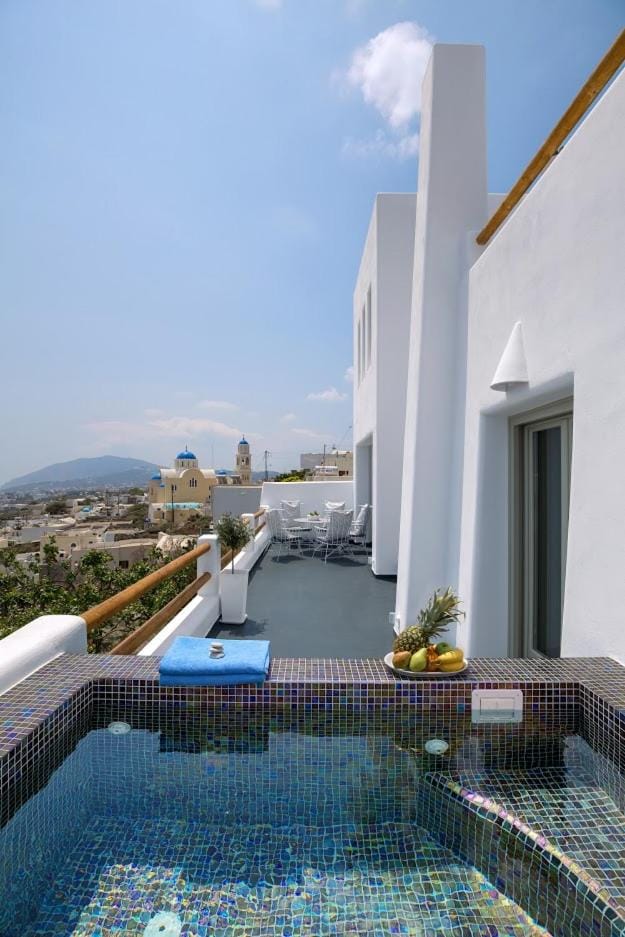Villa Kathrin Private Outdoor Hot Tub Apartment in Thera
