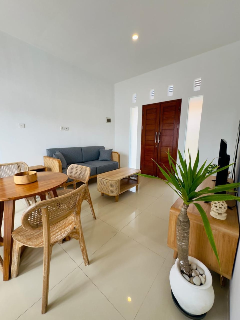 TV and multimedia, Living room, Dining area