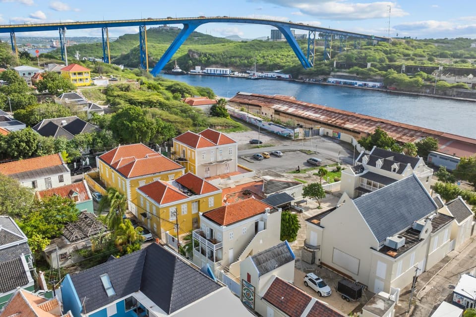 Property building, Neighbourhood, Bird's eye view, City view, Location