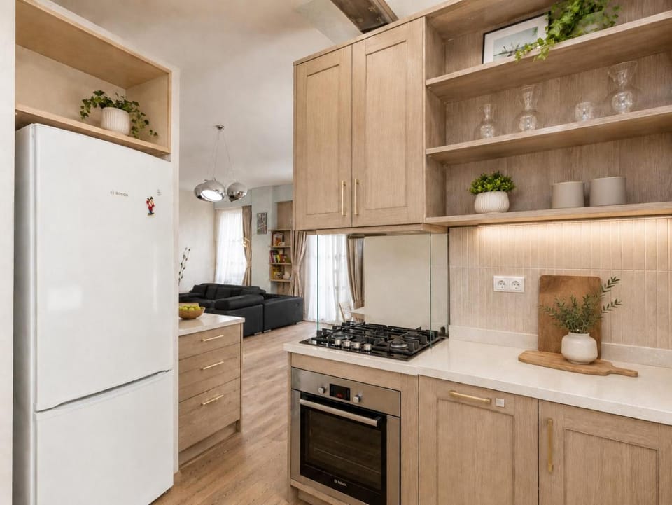 Kitchen or kitchenette, dishwasher, oven, pet friendly, stove, toaster