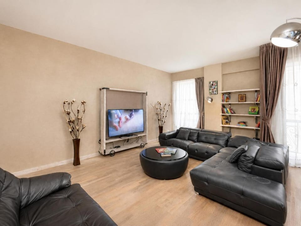 TV and multimedia, Seating area, Evening entertainment
