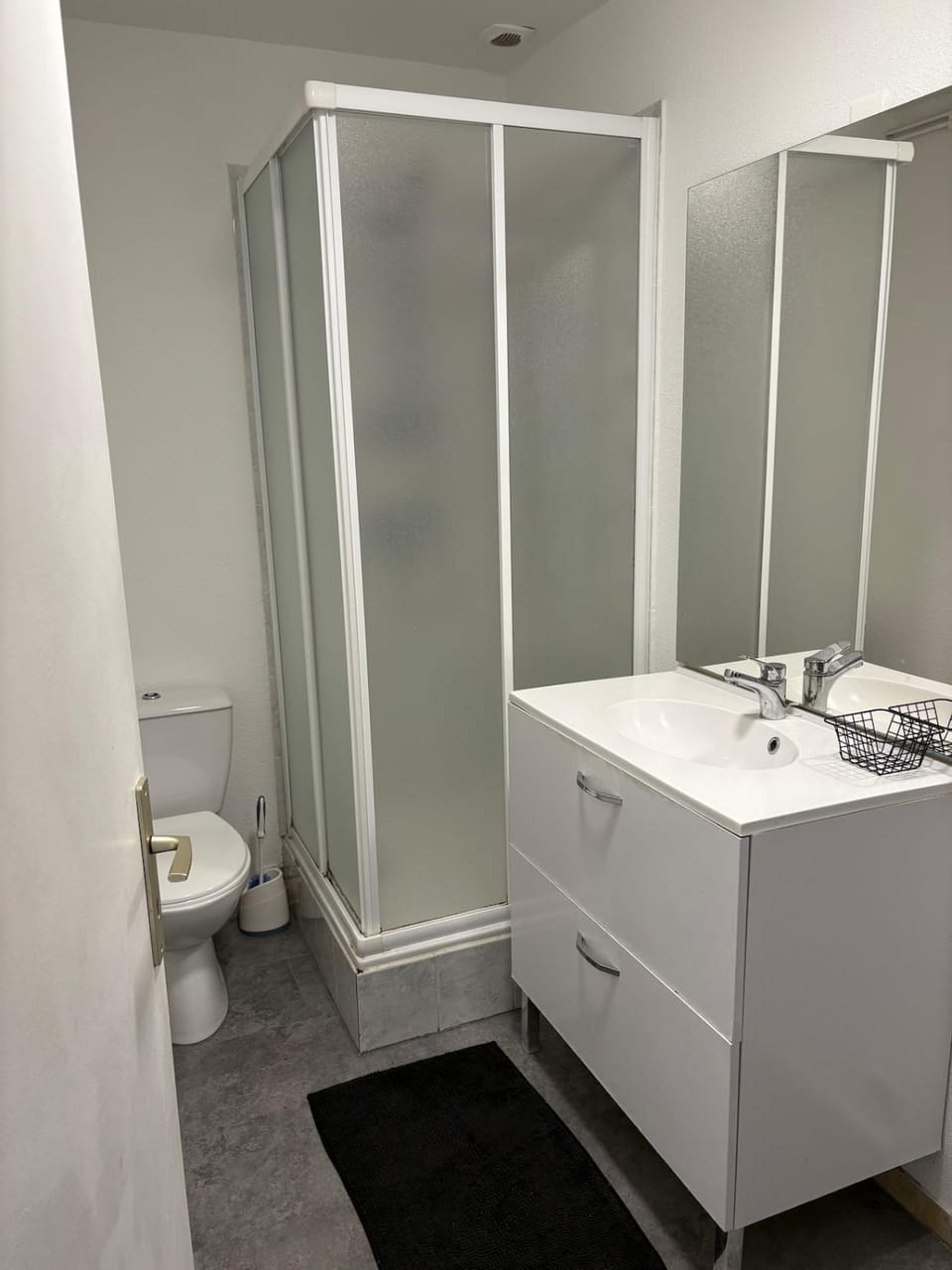 Appartement familial en plein centre ville Apartment in Montluçon