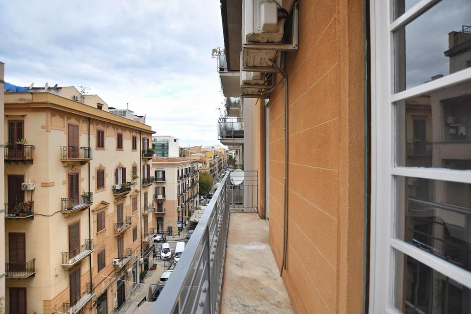 Property building, Neighbourhood, View (from property/room), Balcony/Terrace, Street view