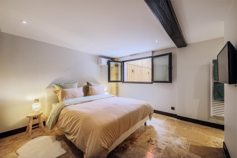 Charmant atelier climatisé avec jacuzzi et parking privé House in Nouvelle-Aquitaine