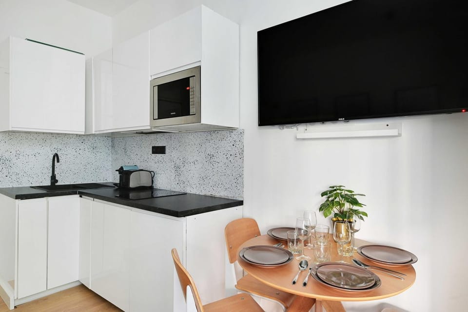 TV and multimedia, Kitchen or kitchenette, Dining area