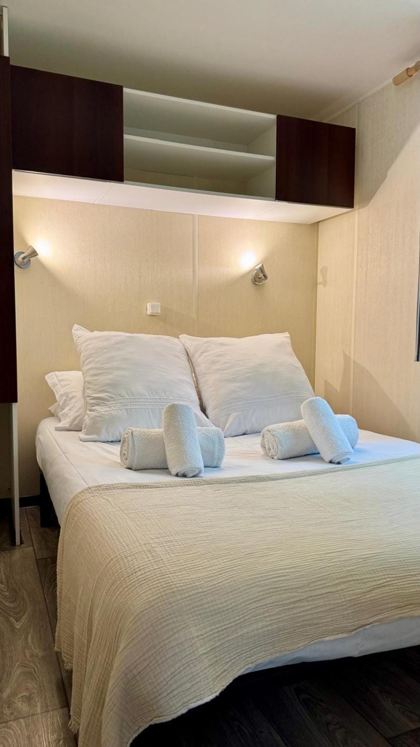 Cosy mobil-home wifi clim Campground/ 
RV Resort in Cagnes-sur-Mer