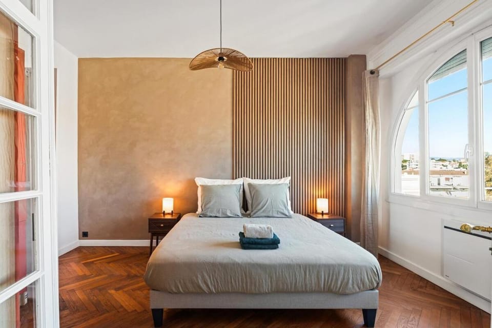 Elégance Juan Les Pins 6e étage ascenseur Apartment in Antibes