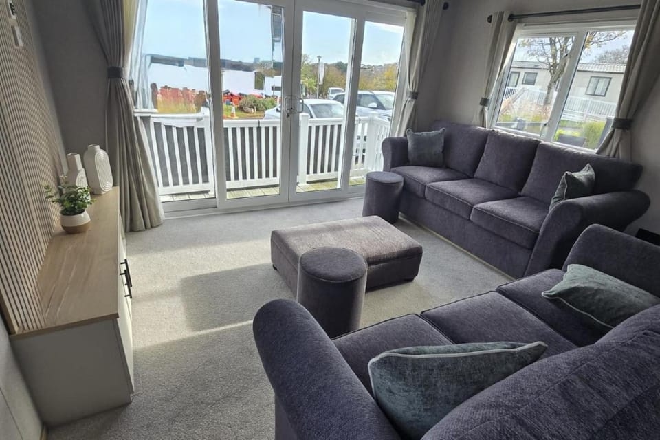 Patio, View (from property/room), Balcony/Terrace, Living room, Seating area