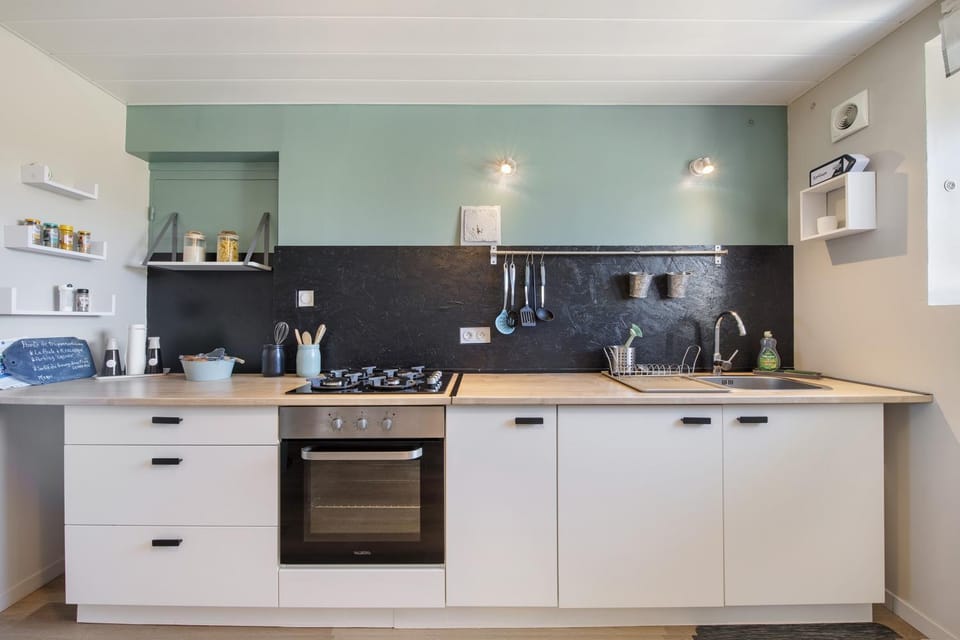 Kitchen or kitchenette, Living room