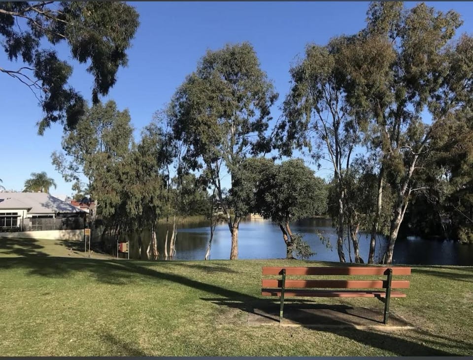Swimming pool Mangaroo full house Apartment in Perth