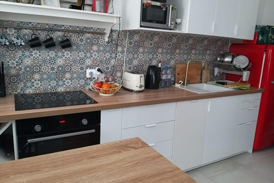 Cosy T3 near Gambetta Apartment in Paris