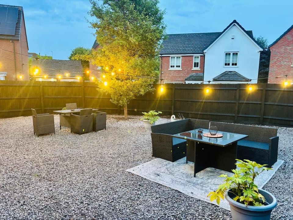 Damson Manor - Luxury 5 Bed - NEC Airport House in Solihull