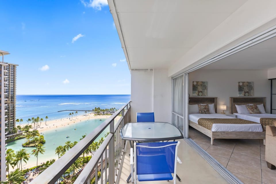 View (from property/room), Balcony/Terrace, Seating area, Dining area, Beach, Sea view