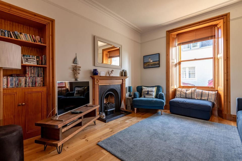 Communal lounge/ TV room, Living room