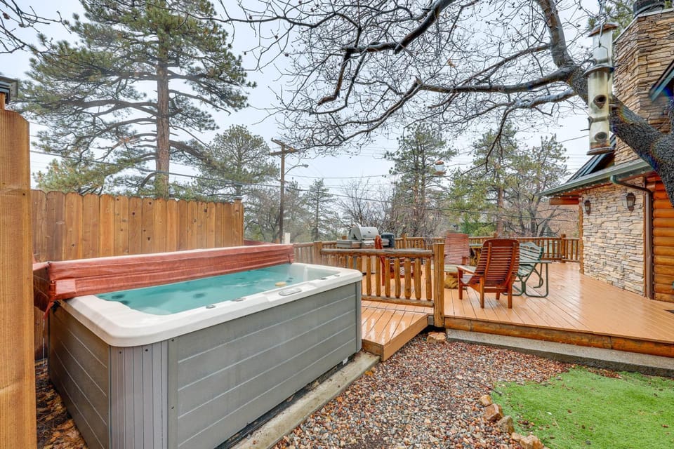 Renovated Moonridge Cabin w/ Hot Tub & Lake Views! Cabin in Big Bear