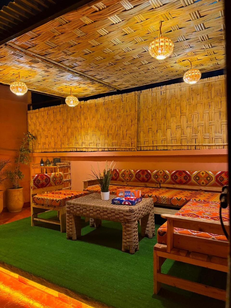 Billiard, Balcony/Terrace, Living room, Seating area