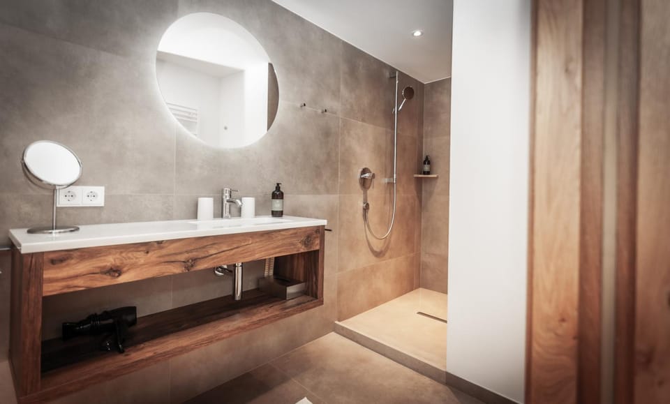 Shower, Bathroom, towels