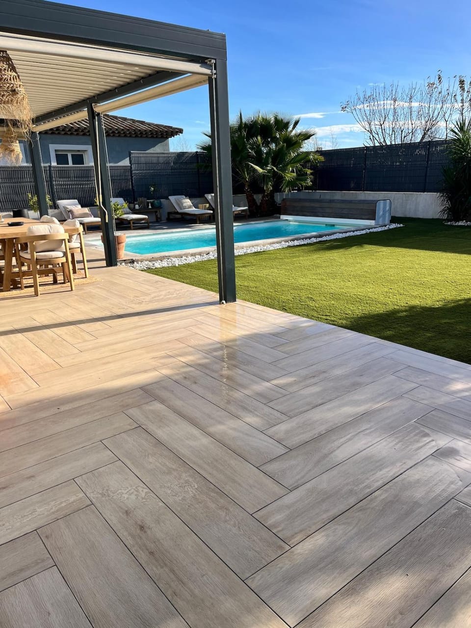 Swimming pool