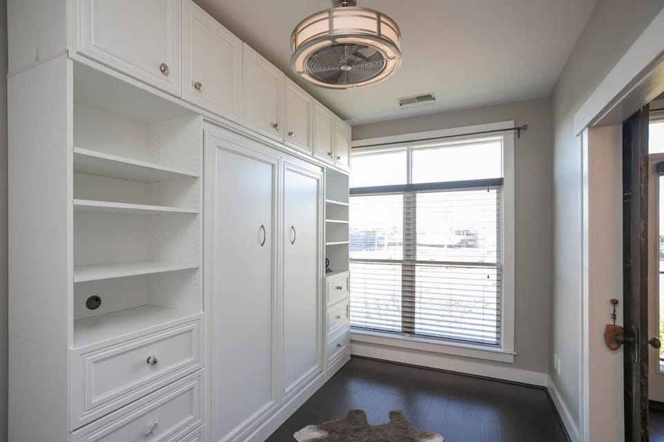 Beautiful Condo in the Heart of Downtown Nashville walk to Broadway Apartment in Nashville
