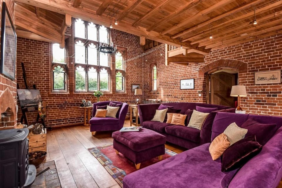 Communal lounge/ TV room
