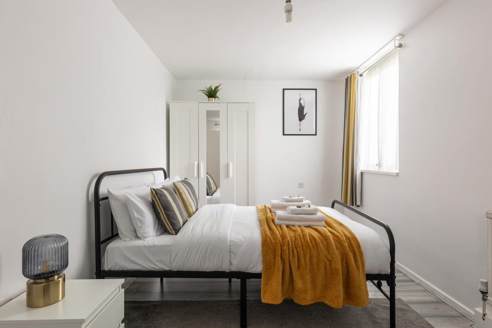 Delightful 1BR Flat by Brixton, wParking and Balcony Apartment in London Borough of Southwark
