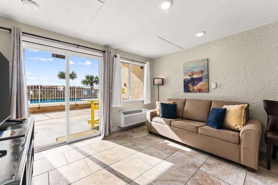 The Ambassador - Unit C5 - Studio King - On Pool Deck Apartment in Panama City Beach
