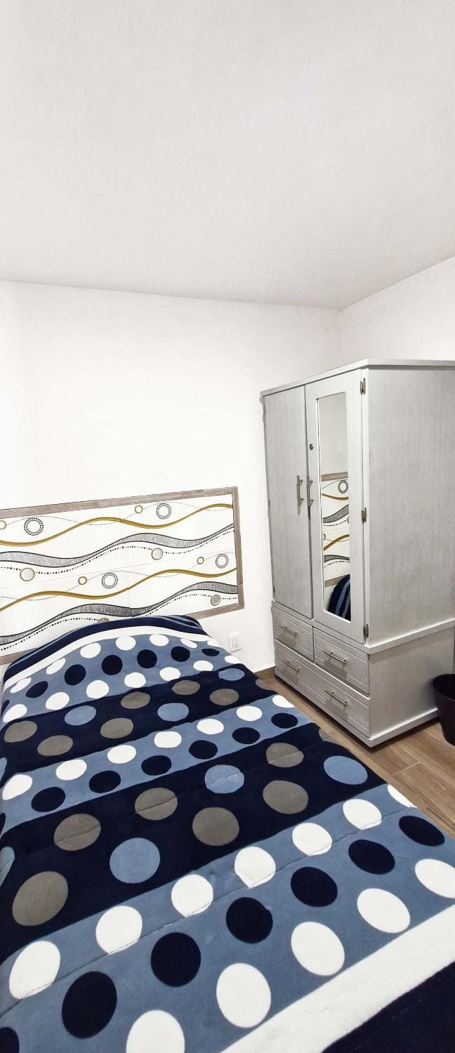 Departamento en Izazaga cerca del Zocalo-CDMX 5 personas Apartment in Mexico City