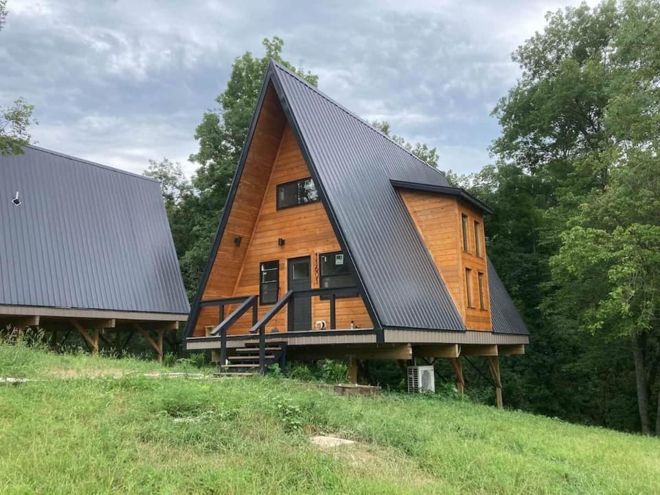 Dogwood Den- Cozy Forest A-Frame Near Bentonville House in Rogers