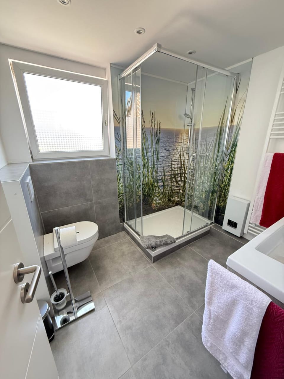 Shower, Toilet, Bathroom, towels