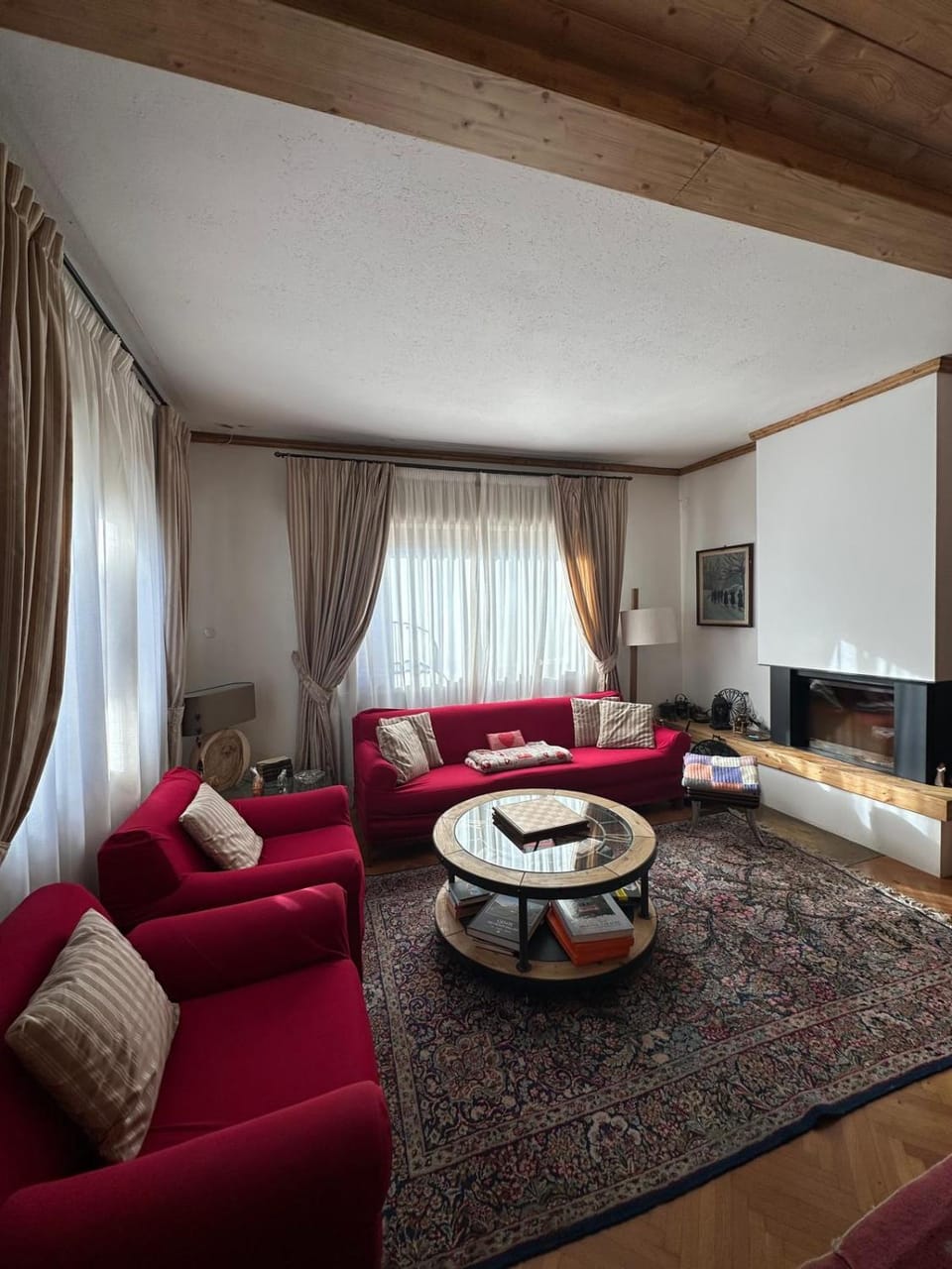 Living room, Seating area