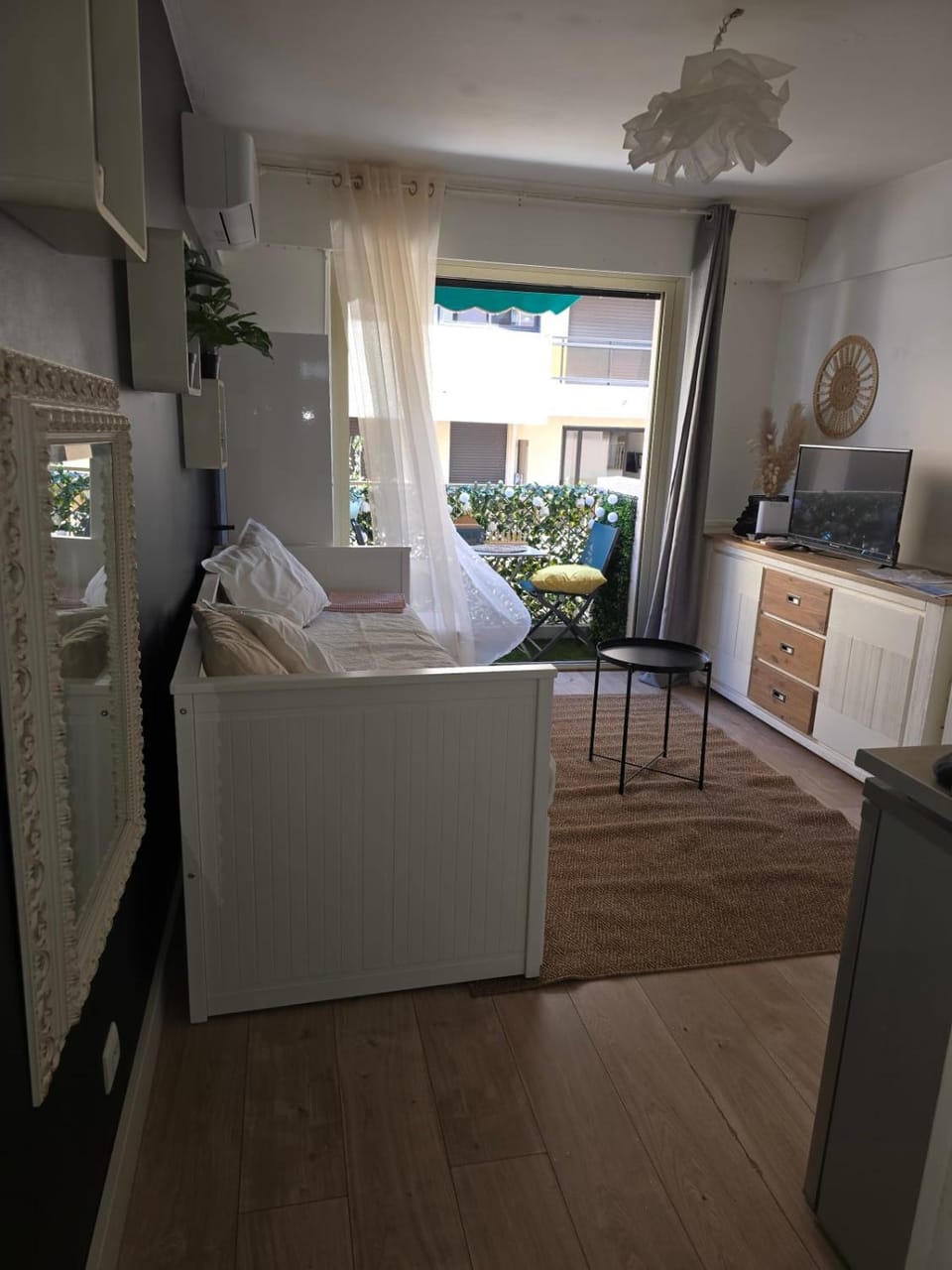 Charming studio for two with balcony in Antibes Apartment in Antibes