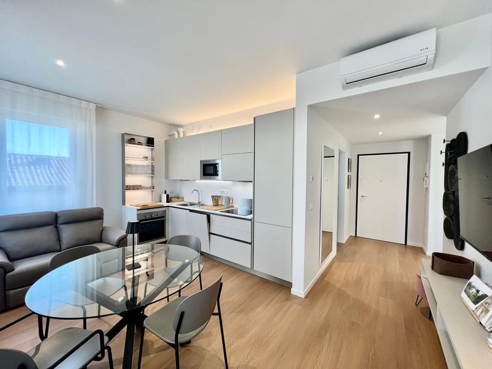Kitchen or kitchenette, Living room, Dining area, dishwasher, microwave, oven, stove, air conditioner