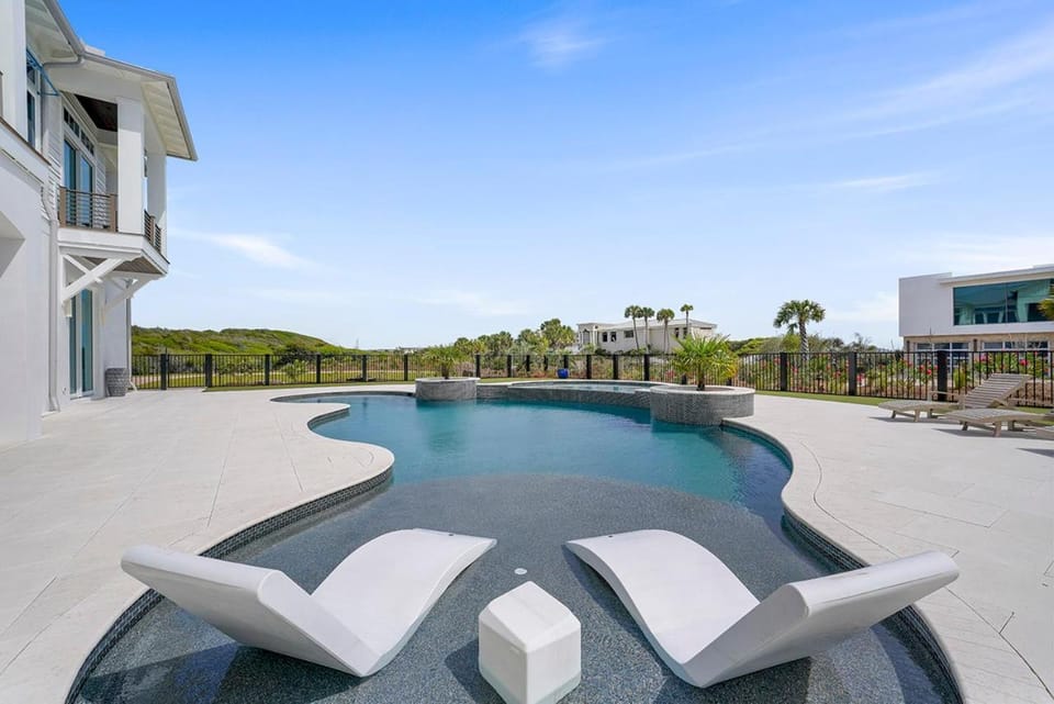 Huge Luxury Vacation Home in Miramar Beach - Private Pool and Gulf Views House in Miramar Beach