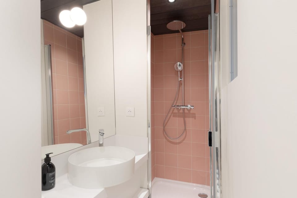 Nid Sous les Toits, Studio Proche Louvre Apartment in Paris