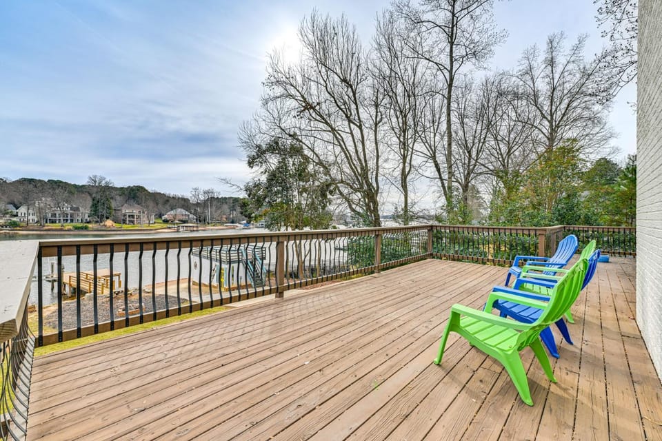 Boat Dock & Game Room: Waterfront Lake Norman Gem House in Lake Norman