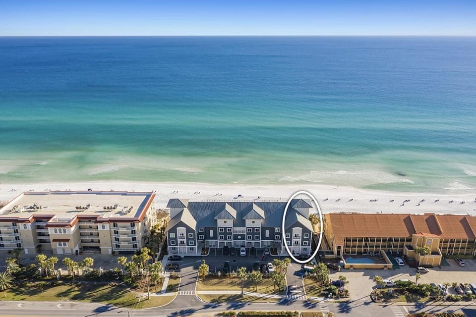 Crystal Clear - Beach Front Property with Private Pool Area, Rooftop Deck & Theater House in Destin