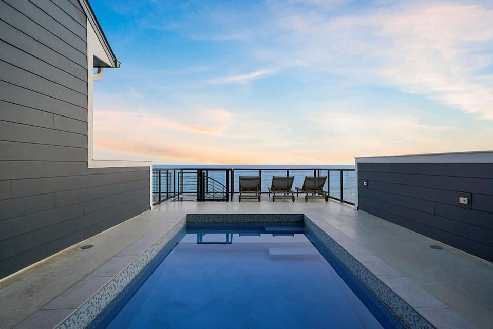 Crystal Clear - Beach Front Property with Private Pool Area, Rooftop Deck & Theater House in Destin