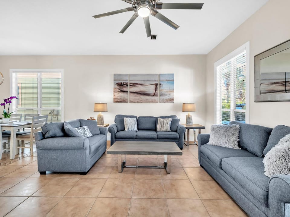Walk To The Beach! Gated Community, Pool, Fitness Room House in Miramar Beach