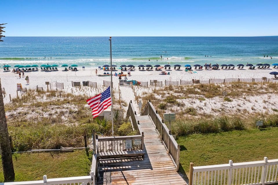 Crystal Dunes 401 - Ocean Front Condominium with Pool & Includes Beach Chairs House in Destin