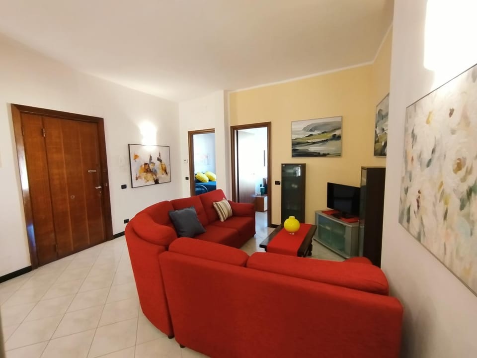 Communal lounge/ TV room, Communal lounge/ TV room, TV and multimedia