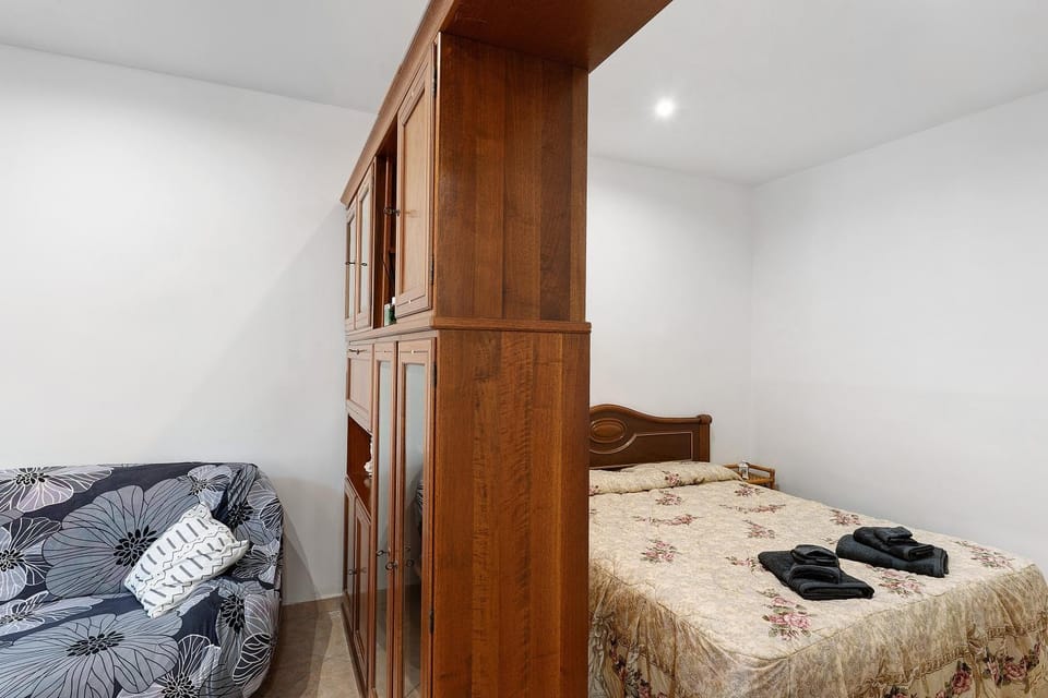 Property building, Living room, Bedroom