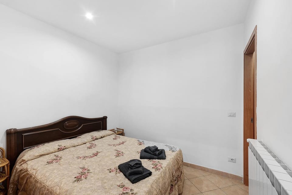 Property building, Living room, Bedroom