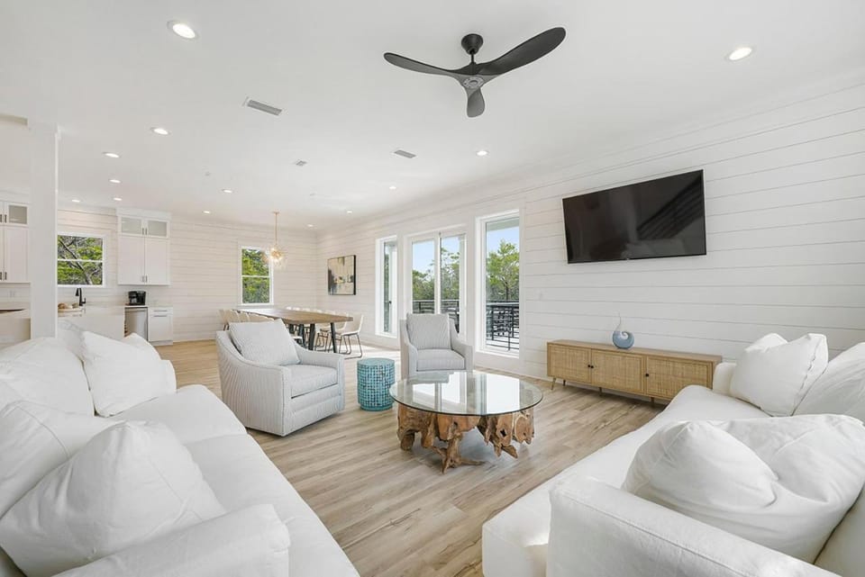 Deja Blue - Luxury Beach House with Private Pool & Rooftop Deck House in South Walton County