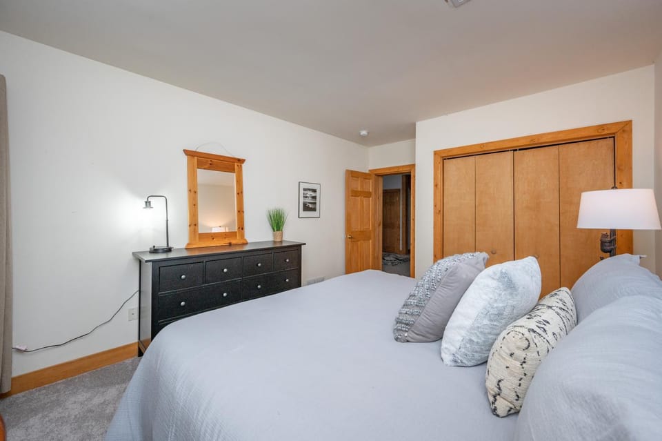 Bear Lodge by Railey Vacations House in Deep Creek Lake