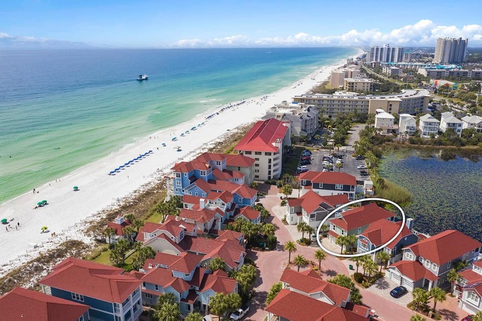 Don't Worry Beach Happy - Lakefront Vacation Home Near the Beach with a Private Pool House in Miramar Beach