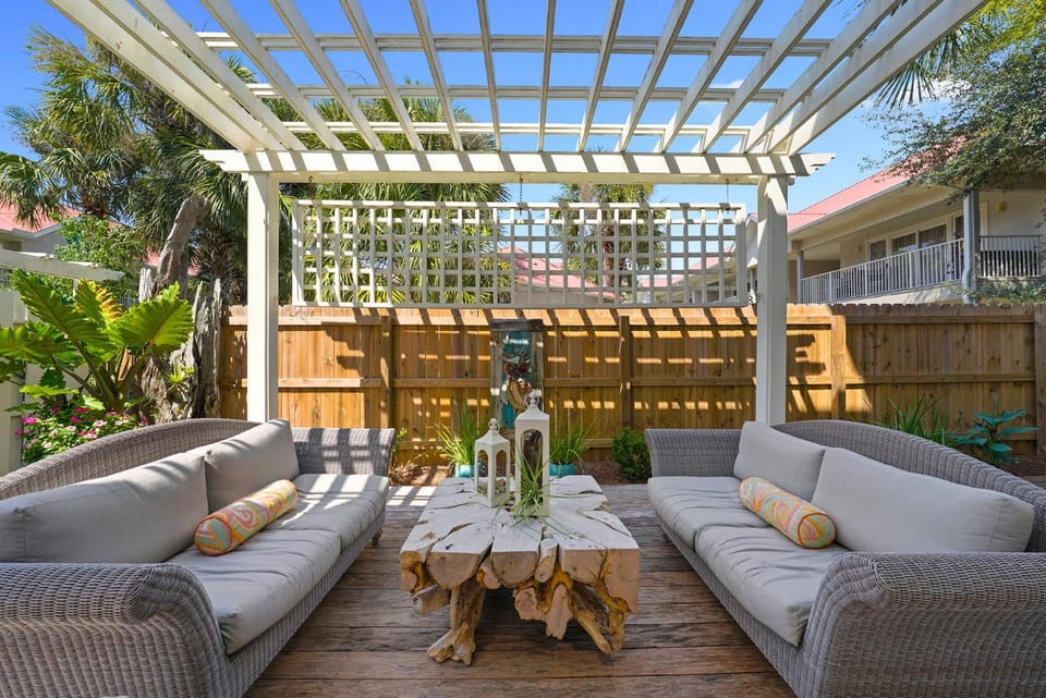 Driftwood - Vacation Home Near the Beach with a Large Outdoor Area House in South Walton County
