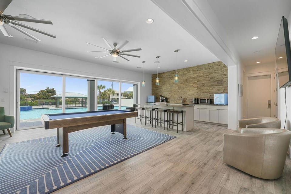 Dune It Up - Massive Vacation Home with Ocean Views, a Large Private Pool & Rooftop Deck House in South Walton County