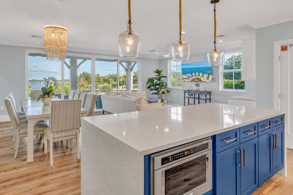 Emerald Horizon - Luxury Home with Private Pool and Ocean Views House in Marathon