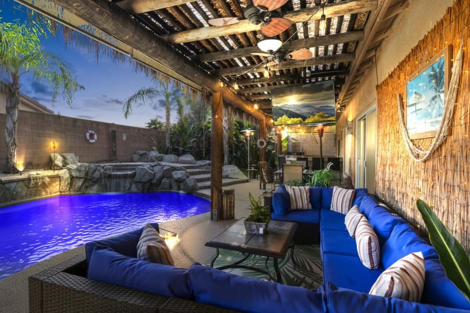 Tropical Vibes Prime La Quinta Location Entertainers Backyard House in La Quinta