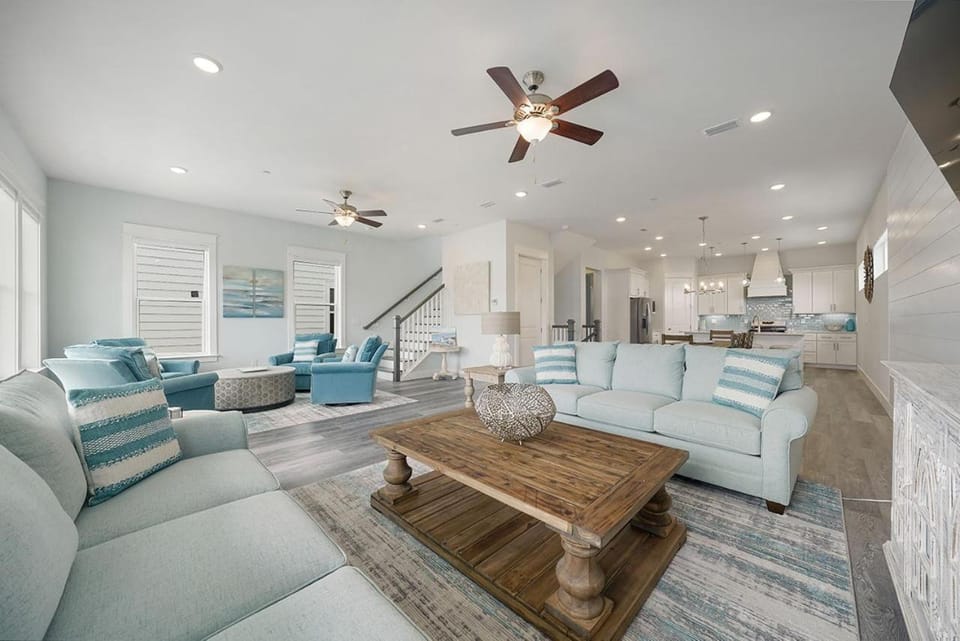 Dusk Til Dune - Vacation Home Near the Beach with Shared Pool House in South Walton County